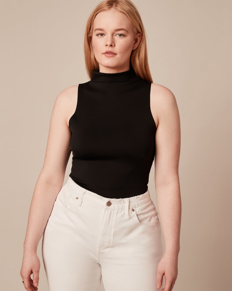 Front of a model wearing a size 4 Scuba Mock Neck Bodysuit in BLACK by Good American. | dia_product_style_image_id:225696